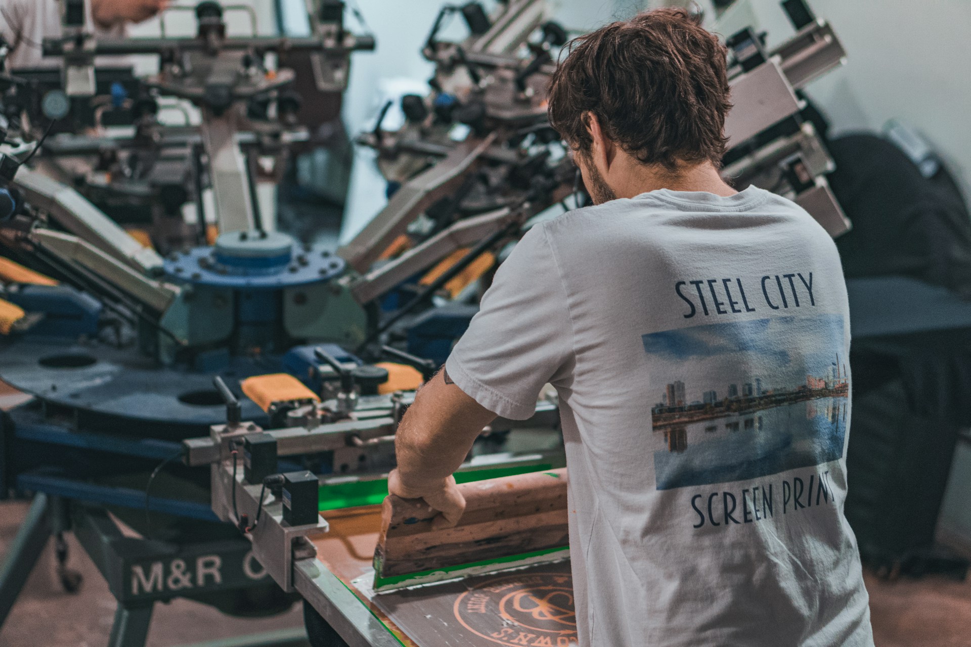 How to Find the Best Custom Shirt Logo Printing Near You